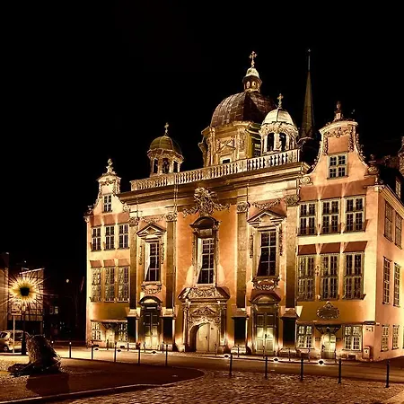 Kameralny Na Starowce アパート *